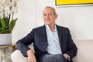 Nassef Sawiris, yang merupakan individu terkaya Mesir, berpendapat EPL memerlukan “permulaan baru” dan oleh itu undian pada APT harus ditangguhkan sehingga Februari untuk tingkatkan peluang “sokongan sebulat suara”.