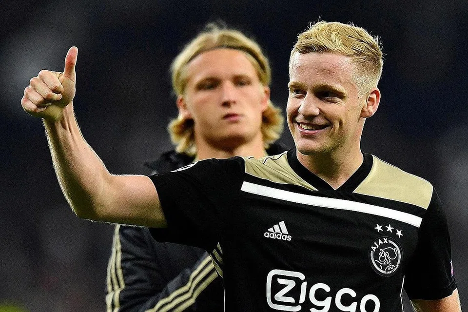 KUATKAN MANCHESTER UNITED: Pada usia 23 tahun, Donny van de Beek telah pun menjadi pemain penting bagi pasukan Belanda dan telah menjaringkan gol-gol penting di peringkat tertinggi antaranya semasa menentang Tottenham Hotspurs, Juventus dan Chelsea dalam Liga Juara-Juara Eropah. - Foto REUTERS