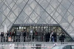 Kecurian di muzium Louvre, Paris mencetuskan semula perbincangan mengenai kekurangan keselamatan di muzium-muzium Perancis.