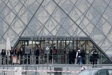 Kecurian di muzium Louvre, Paris mencetuskan semula perbincangan mengenai kekurangan keselamatan di muzium-muzium Perancis.