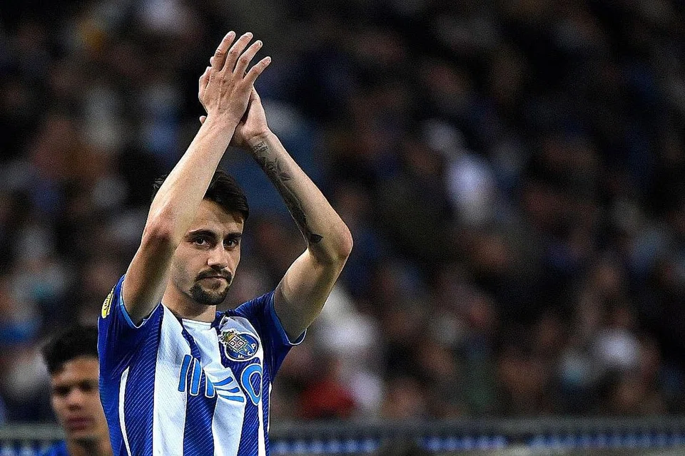 'AYAM TAMBATAN' BARU: Vieira menyertai Arsenal dari Porto selepas membantu kelab Portugal itu menjuarai Liga Primeira musim lalu. - Foto AFP