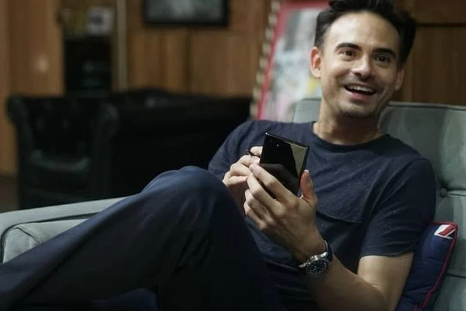 Ashraf Sinclair, yang popular dengan drama Gol & Gincu, meninggal dunia pada usia 40 tahun.