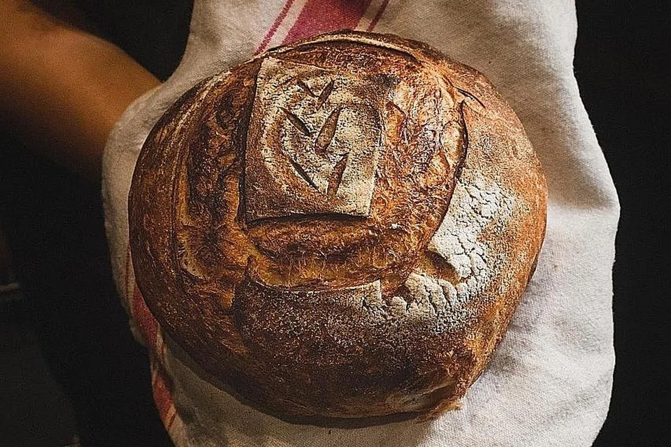 KIAN POPULAR: Mother Dough Bakery antara kedai roti artisan yang popular di kalangan pelanggan Muslim setempat. - Foto fail 