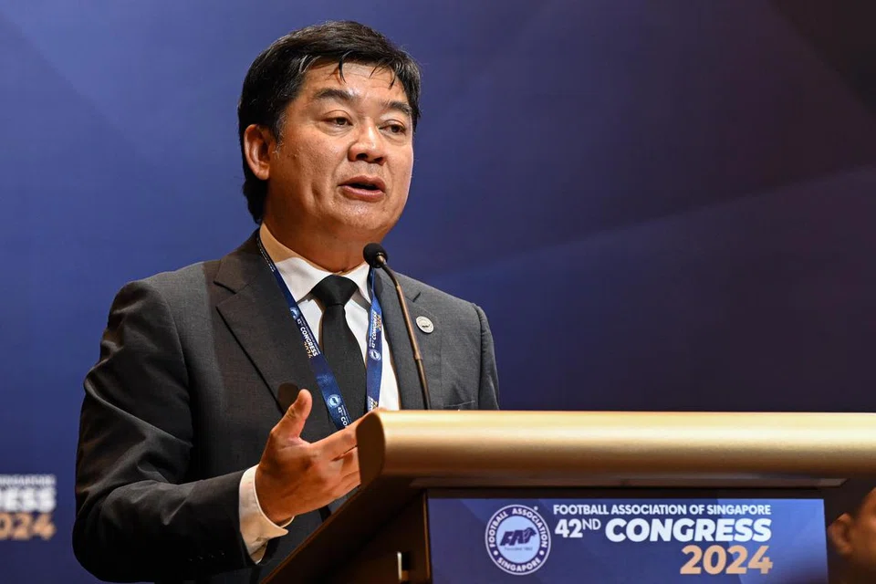 Presiden Persatuan Bola Sepak Singapura (FAS), Bernard Tan, menyampaikan ucapan di Kongres Tahunan ke-42 Persatuan Bola Sepak Singapura (FAS) pada 16 September di Sheraton Towers.