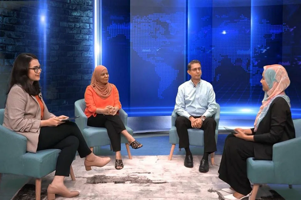 SAKSIKAN video penuh perbincangan di Studio Berita Harian bersama Menteri Negara (Ehwal Dalam Negeri merangkap Pembangunan Negara), Profesor Madya Muhammad Faishal Ibrahim; Pengarah Eksekutif Casa Raudha Limited, Cik Zaharah Ariff (dua dari kiri) dan Presiden Persatuan Pemudi Islam Singapura (PPIS), Cik Hazlina Halim (kiri). 