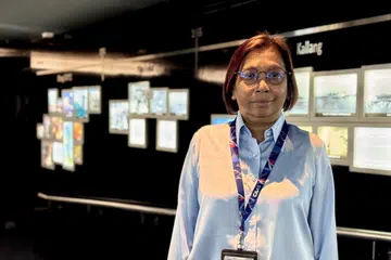 Cik Aini Omar masih menyumbang secara aktif di tempat kerja sebagai Pegawai Sokongan Pengawal Trafik Udara (ATCSO) dengan Penguasa Penerbangan Awam Singapura (CAAS). 