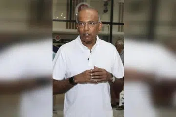 Menteri Penyelaras Keselamatan Negara Encik K. Shanmugam bercakap kepada media di luar acara kemasyarakatan di Nee Soon pada 28 Jun 2025. 