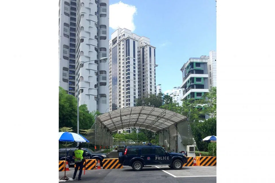 KAWALAN KETAT: Pihak berkuasa akan menjalankan kawalan keselamatan di sekitar kawasan Hotel Shangri-La sempena anjuran Dialog Shangri-La dari Jumaat hingga Ahad ini - Foto fail