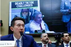 “Yakinlah kami tidak akan ke mana-mana,” kata CEO Tiktok, Encik Shou Zi Chew, dalam video yang disiarkan selepas Presiden Joe Biden menandatangani satu rang undang-undang untuk mengharamkan TikTok. 