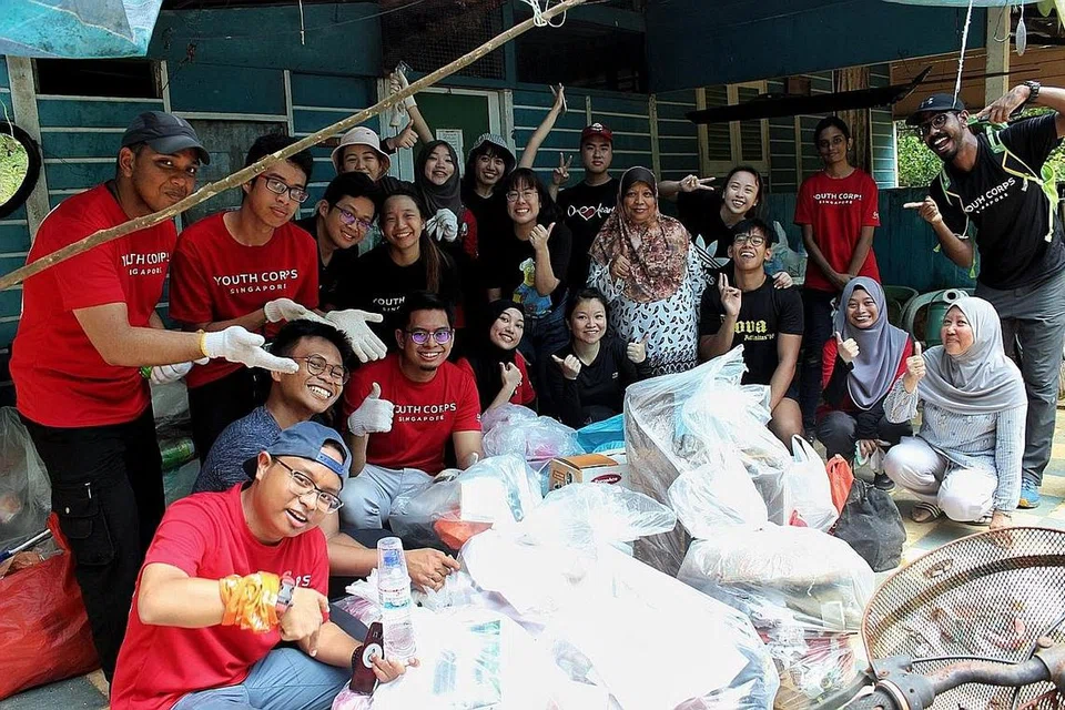 Kemeriahan begitu terasa apabila anak-anak bandar dapat berkunjung ke kampung. - Foto JURNAL UBIN WAN