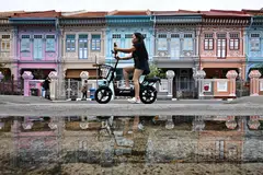 Rumah kedai berwarna-warni yang dilihat sepanjang Koon Seng Road berdekatan Geylang merupakan antara 800 bangunan di kawasan itu yang telah dipulihara oleh Penguasa Pembangunan Semula Bandar (URA) dalam usaha Lembaga Warisan Negara (NHB) menggalak masyarakat melestarikan warisan kejiranan mereka di bawah pelan induk, Pelan Warisan SG Kita 2.0.