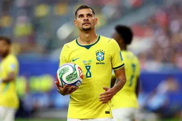 bola sepak, Liga Perdana, Arsenal, rundingan, Newcastle United, dalam usaha menandatangani pemain tengah dari Brazil, Bruno Guimaraes