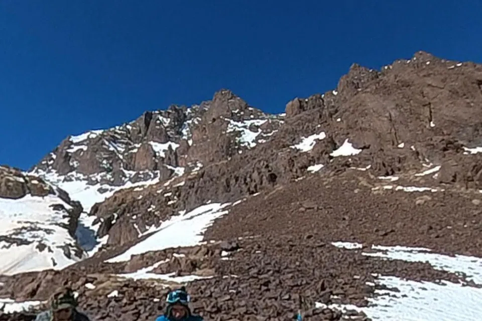 HARI PENYESUAIAN DIRI: Tempoh genting apabila pendaki perlu pastikan ia terjaga daripada dilanda keadaan yang dipanggil ‘penyakit ketinggian gunung’ atau Acute Mountain Sickness (AMS) yang boleh memudaratkan kesihatan seseorang dalam pendakian melebihi ketinggian 3,000 meter.