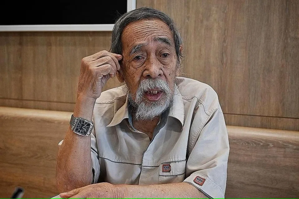 Tokoh sasterawan kelahiran Singapura, Cikgu Suratman Markasan, menghembuskan nafas terakhir pada 2 pagi, 27 Februari.