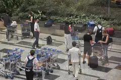TERBESAR: Sats bersetuju beli Worldwide Flight Services (WFS) pada harga $3.1 bilion. - Foto-foto fail