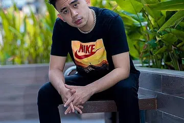 ALIF: Mengakui tidak tengok trend muzik mana yang popular. Kepopularan, baginya, tidak terikat pada sesuatu genre. Beliau lebih suka melihat lagu mana yang sesuai dengan kebolehan dan kekuatan seseorang penyanyi. - Foto BH oleh NUR DIYANA TAHA