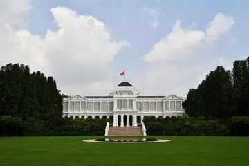 PEJABAT TERTINGGI NEGARA: Singapura mungkin melihat perlawanan tiga penjuru pada Hari Mengundi yang ditetapkan pada 1 September. 
