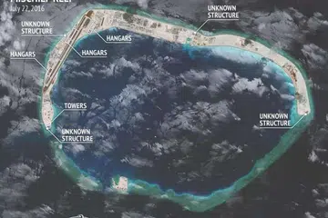 Imej satelit yang disediakan oleh Pusat Kajian Strategik dan Antarabangsa/Inisiatif Ketelusan Maritime Asia/Digital Globe pada 9 Ogos menunjukkan Terumbu Mischief di Laut China Selatan. 