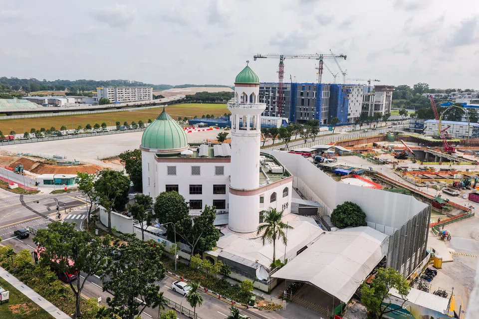 Masjid Alkaff Kampung Melayu kini menjalani kerja peningkatan Fasa 2 sebagai sebahagian usaha berterusan memperbaiki kemudahan dan persekitaran masjid.