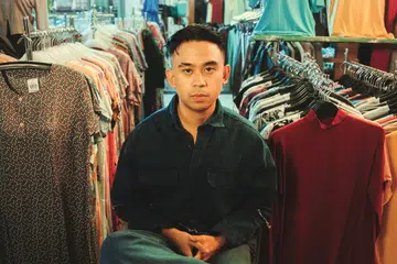 Alyph menampilkan kembali nada lembut dan romantis dalam lagu terkininya, ‘Dari Jauh’.