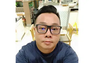 EJEN DIUPAH NEGARA LUAR: Dickson Yeo telah bertindak sebagai seorang ejen diupah oleh sebuah pihak dari luar negara, kata Jabatan Keselamatan Dalam Negeri (ISD). - Foto DICKSON YEO / FACEBOOK