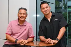 Menjelang Piala Asia 2027, mesej Razali Saad (kiri) dan Hassan Sunny adalah jelas – kejayaan kelayakan hanyalah permulaan. 