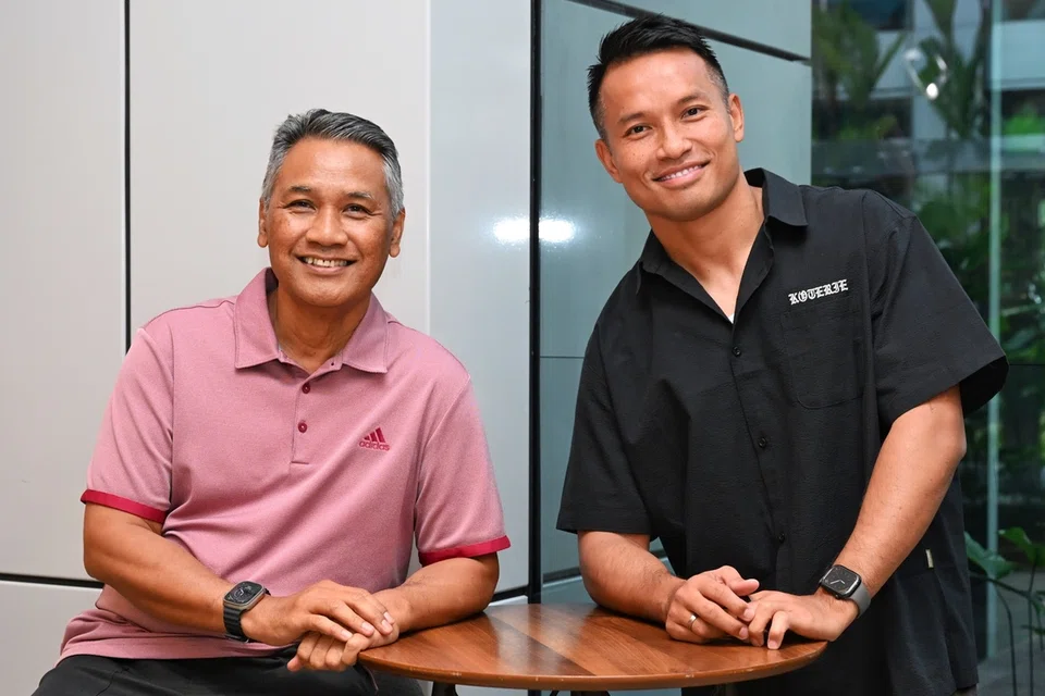 Menjelang Piala Asia 2027, mesej Razali Saad (kiri) dan Hassan Sunny (kanan) adalah jelas – kejayaan kelayakan hanyalah permulaan. 