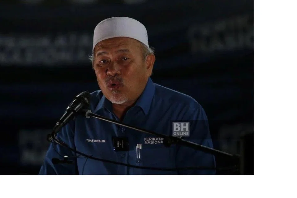 TUAN IBRAHIM TUAN MAN: BN sudah hilang pengaruh di bandar-bandar utama, kata ketua pembangkang dewan undangan negeri (DUN) Pahang.