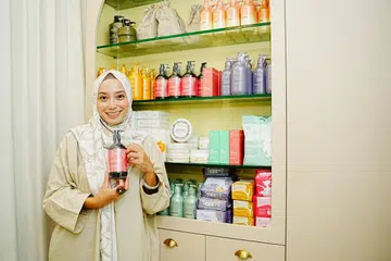 Pearlista,  nura J