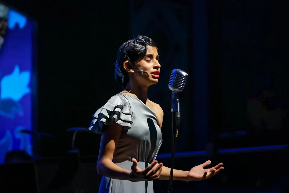 BERBAKAT: Tara Puri, 13 tahun, yang menyanyikan balada klasik Leonard Cohen ‘Hallelujah’.