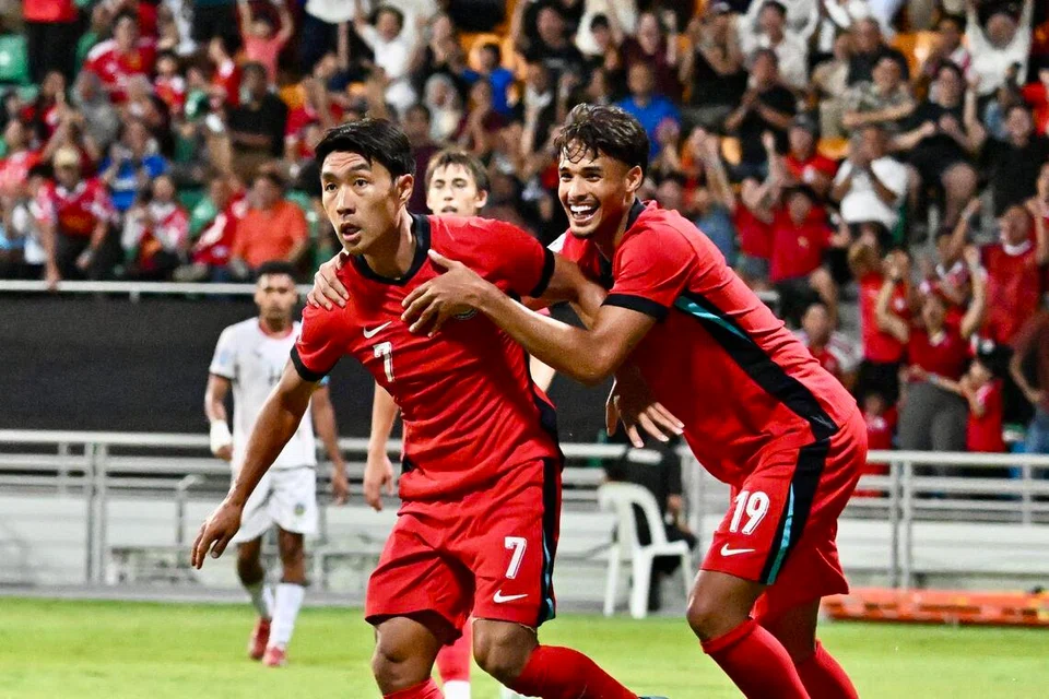 Antara perkara yang menarik perhatian adalah gabungan pemain tengah Song Ui-Young dan penyerang Ilhan Fandi. Gabungan kedua-dua pasukan itu sekali lagi menjadi duri dalam kemangan 2-0 Singa ke atas Kemboja di Stadium Jalan Besar pada 27 Julai.