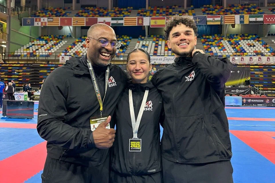 Marissa Hafezan (tengah) bersama jurulatihnya dari Paris pakar pemakanan, Yann Retory (kiri); dan jurulatih, Morgan Bride.
