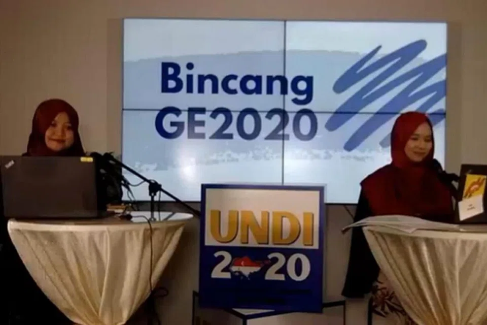 BAHASA PILIHAN RAYA: Selain dasar, pelan dan rancangan yang dihimpun dalam manifesto parti yang bertanding dalam GE2020 baru-baru ini, penguasaan bahasa menjadi satu kelebihan dan aset kepada para calon. BH/BM turut menganjurkan sesi 'Bincang GE2020' dalam wadah online (gambar atas) bagi mengupas isu-isu utama pilihan raya lalu. - Foto fail