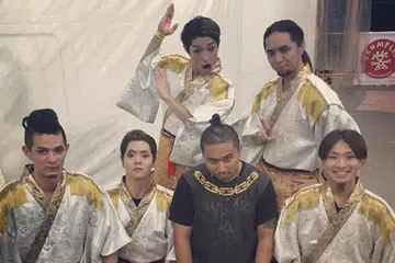 KUMPULAN TARI JEPUN: Anggota kumpulan tari animasi dari Jepun, Triqstar, telah menyerikan pesta tari jalanan *Scape Radikal Forze Jam 2016 dengan persembahan mereka pada Sabtu lalu. - Foto TRIQSTAR INSTAGRAM