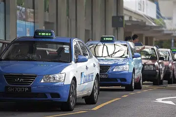 BANTU PEMANDU TEKSI: ComfortDelGro berkata pemandu teksi mereka kini menerima $46.50 sehari sebagai bantuan sewa. Bantuan itu terdiri daripada $36.50 daripada syarikat itu sendiri dan $10 daripada Dana Bantuan Khas (SRF) pemerintah. - Foto fail
