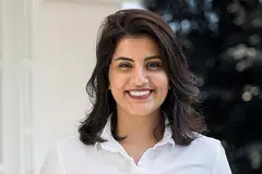 DIBEBASKAN: Aktivis hak wanita Arab Saudi Loujain al-Hathloul dibebaskan setelah lebih tiga tahun dipenjara. - Foto fail