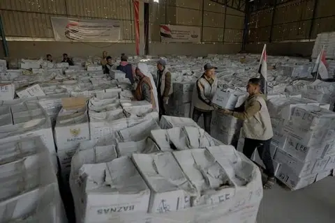 Badan Amil Zakat Nasional (Baznas) telah berjaya mengumpul dana lebih 320 bilion rupiah ($26.1 juta) untuk Palestin. Daripada jumlah itu, 200 bilion rupiah akan diagihkan untuk pendidikan, pembinaan hospital dan perumahan di Gaza. 