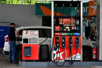 LEBIH MAHAL: Harga pam bahan api di semua stesen minyak telah meningkat secara menyeluruh.