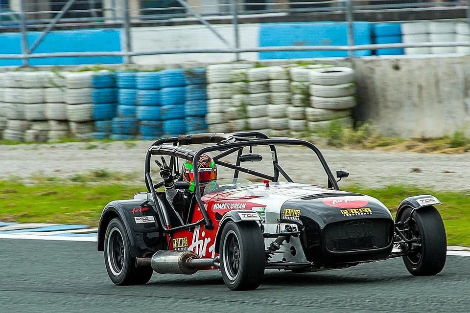 NOMBOR SATU: Sekalipun muncul dalam musim pertamanya, Daim berjaya menangkis cabaran pelumba-pelumba lain untuk memenangi siri Motorsport Caterham Prince Lubricants yang berakhir di Litar Antarabangsa Sepang tahun lalu. - Foto IMRAN BAGHA 