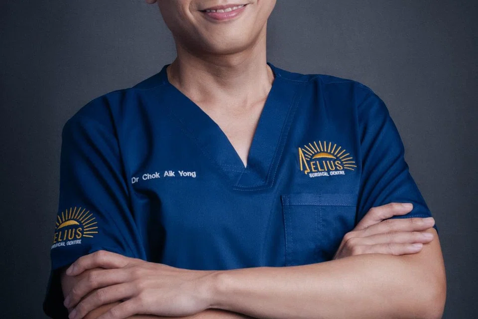 Dr Chok Aik Yong, Pengarah Perubatan di Pusat Pembedahan Aelius, Mount Elizabeth Orchard, Singapura.