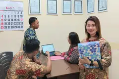Cik Sumiyati Da’im memulakan agensi pembantu rumah sekitar tiga dekad selepas menyerantau ke Singapura untuk bekerja sebagai pembantu rumah. 