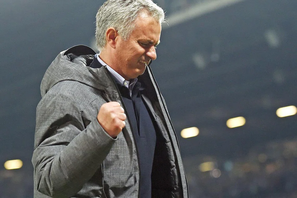 MOURINHO: Pengurus United Jose Mourinho meraikan kejayaan pasukannya. Jika United menjadi juara Liga Europa, ia akan memberi Mourinho piala kejuaraan keempatnya di Eropah sepanjang kerjayanya.