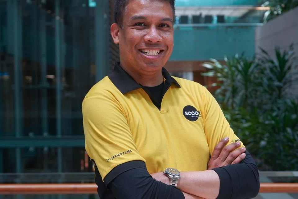 Encik Iskandar Nordin, yang sudah dua dekad dalam industri penerbangan, kini membantu golongan pramugara dan pramugari membangunkan kerjaya mereka dan melatih mereka dalam perjalanan memimpin pasukan masing-masing.