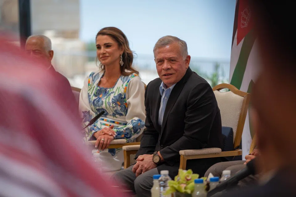 Raja Abdullah II bagi Jordan bersama isterinya, Permaisuri Rania, memainkan peranan penting dalam konflik di Timur Tengah, menekankan perlunya gencatan senjata segera di Gaza dan melindungi orang awam yang tidak bersalah. 