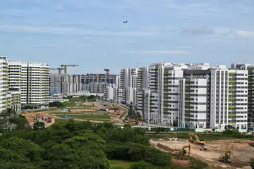 Hampir 100 projek flat BTO sedang berjalan di serata negara dengan hampir 80,000 flat sedang dibina. - 