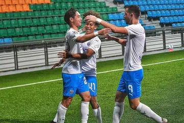 BERBISA: Gabriel Quak (kiri) telah menjaringkan tujuh gol musim ini. Dia menjaringkan gol pada minit keenam ketika Lion City Sailors menewaskan Balestier Khalsa 4-1. - Foto BH oleh DESMOND WEE