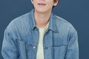 - Foto INSTAGRAM HAN-BYUL