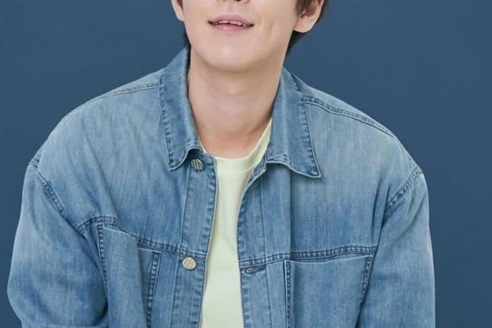 - Foto INSTAGRAM HAN-BYUL