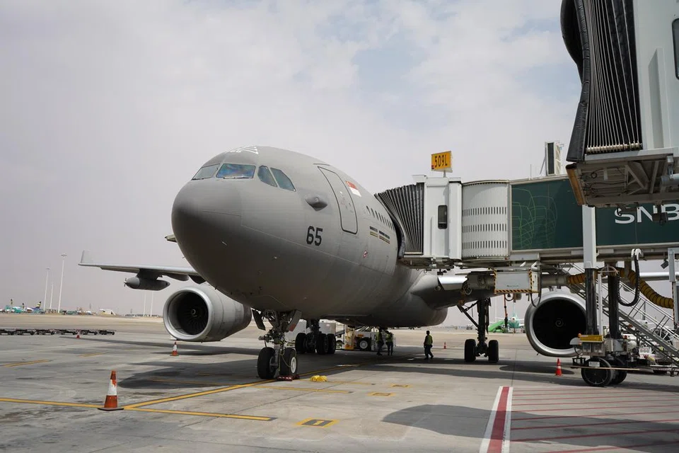 Pesawat Pengangkutan Tangki Pelbagai Peranan (MRTT) A330 Angkatan Udara Republik Singapura (RSAF) di Lapangan Terbang Antarabangsa Raja Khalid, Riyadh, Arab Saudi, bagi membawa pulang warga Singapura yang ingin meninggalkan Timur Tengah pada 10 Mac.