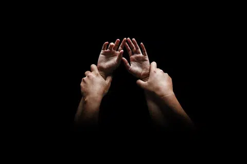 Seorang warga Singapura telah disabitkan kesalahan pada April atas serangan seksual terhadap isterinya, sekali gus menjadi satu-satunya suami yang disabitkan kesalahan tersebut sejak kekebalan merogol dalam perkahwinan dimansuhkan sepenuhnya pada 2020.
